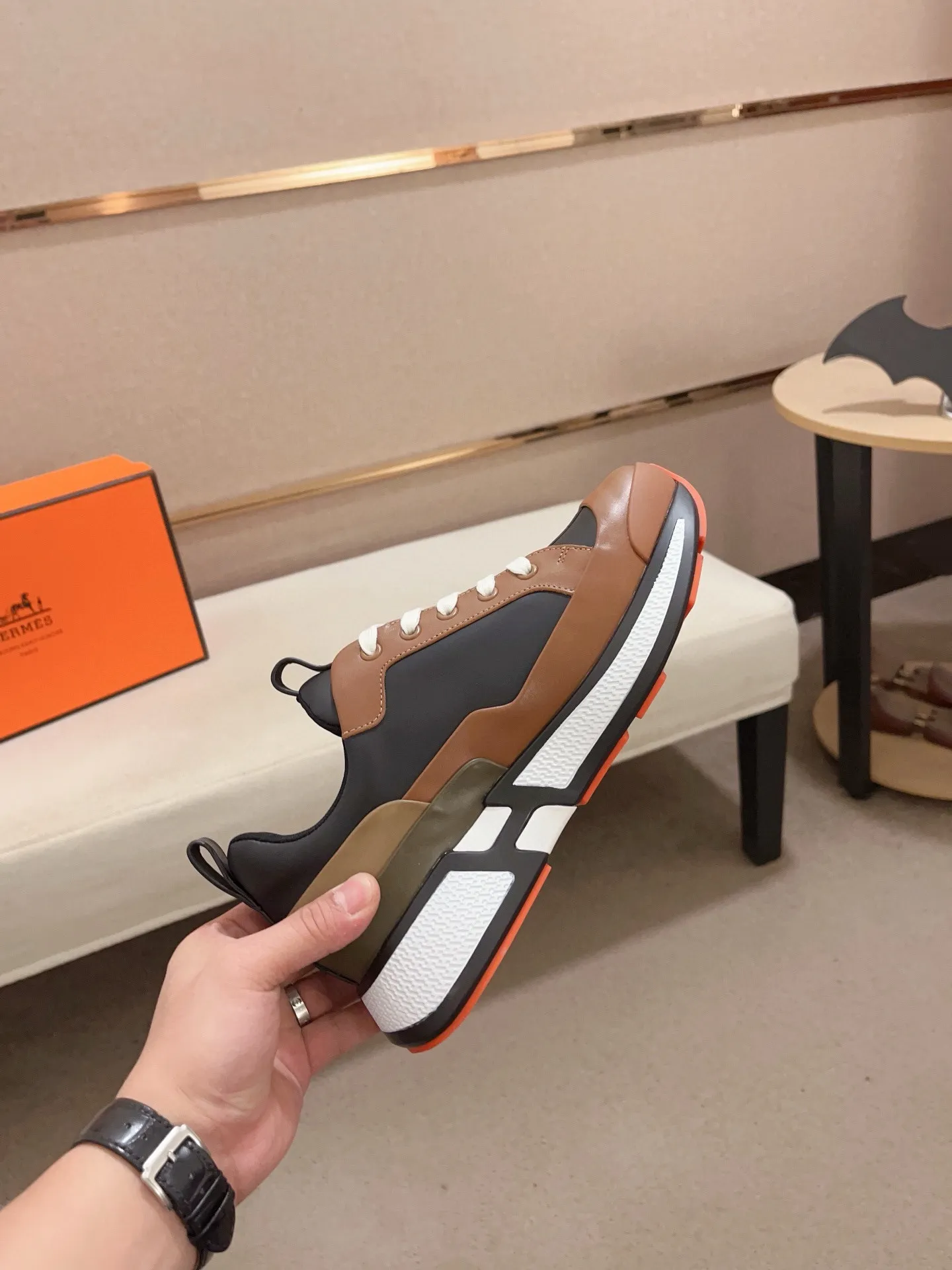 Men's clothing and shoes💰: 660💰《HERMES》【Classic Original Version】Hermès; Top 🔝 Purchasing Agency 🔍🔍Men’s latest 🇺🇸 counters are on sale simultaneously, original imported from Italy ▲▲Silk cowhide with breathable fabric ▲▲ (high-end and expensive Qi·Grade) Exquisite workmanship (Italian 🇮🇹Imported water-dyed 🐂cowhide lining) Sole: Original sole provided by the original factory, ⚠️Exclusive double-layer activity·TPR·Rubber·Combined molded outsole; Super·comfortable·wear-resistant·non-slip·environmental protection The real thing is more beautiful if you take the real thing (high quality, follow the order), you can enter and exit the counter at will * Number of yards: 38·39·40·41·42·43·44# (can be customized 45.)
